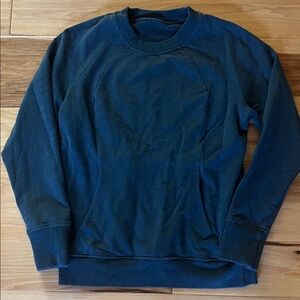 Womens size 8 Lululemon sweatshirt